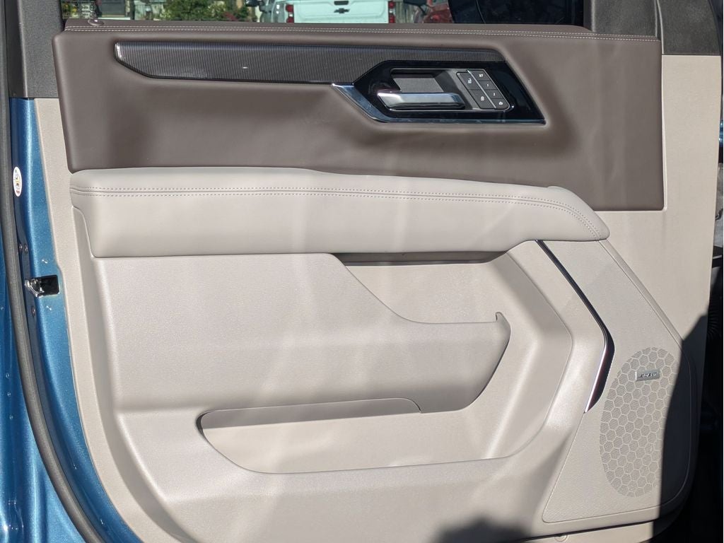 2025 GMC Yukon Elevation