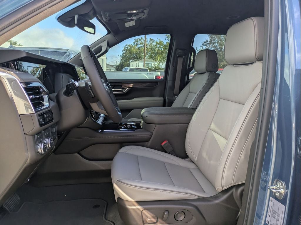 2025 GMC Yukon Elevation