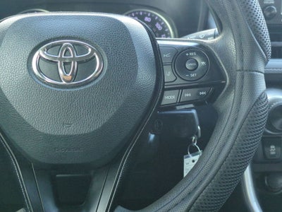2020 Toyota RAV4 LE