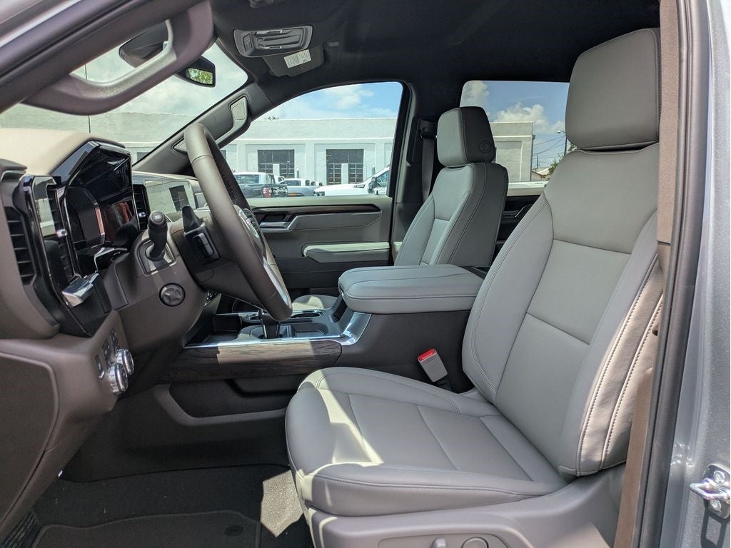 2025 GMC Sierra 1500 SLT